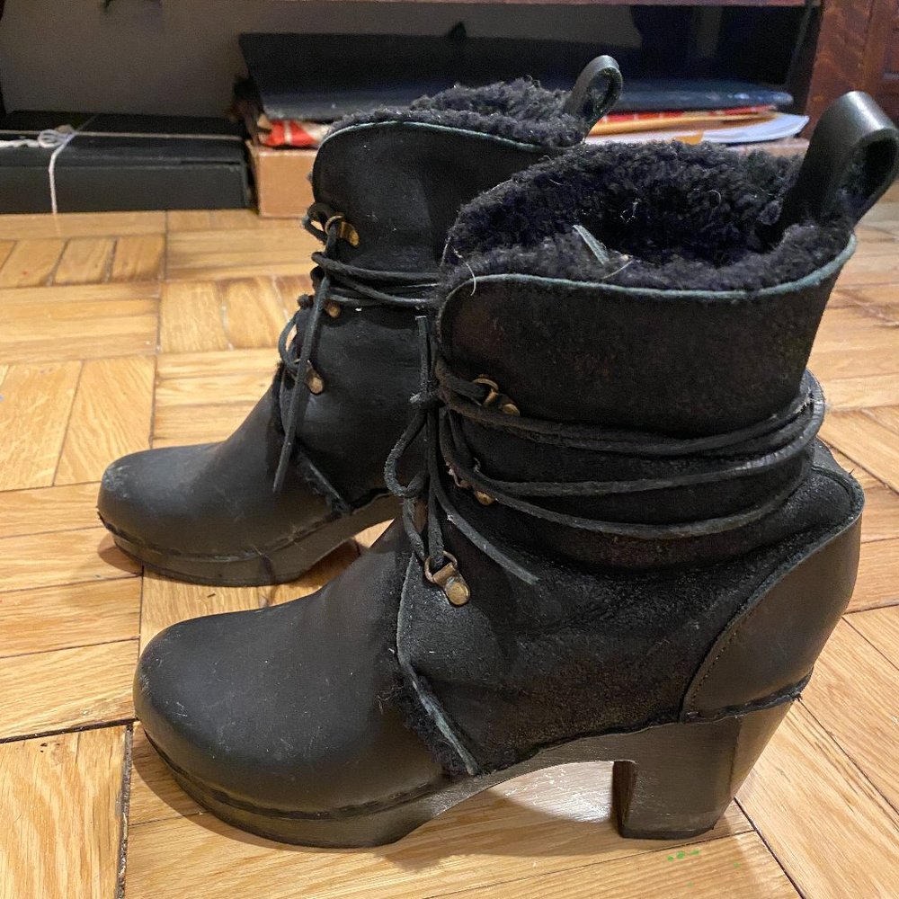 No6 Shearling lace up boot